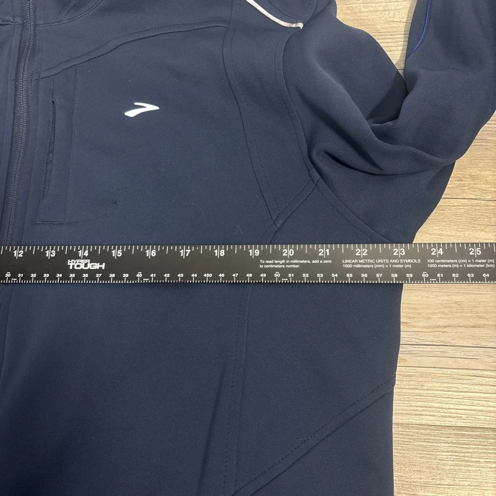 Brooks Large Navy Blue Utopia Soft Shell Jacket Thumb holes Reflective Running